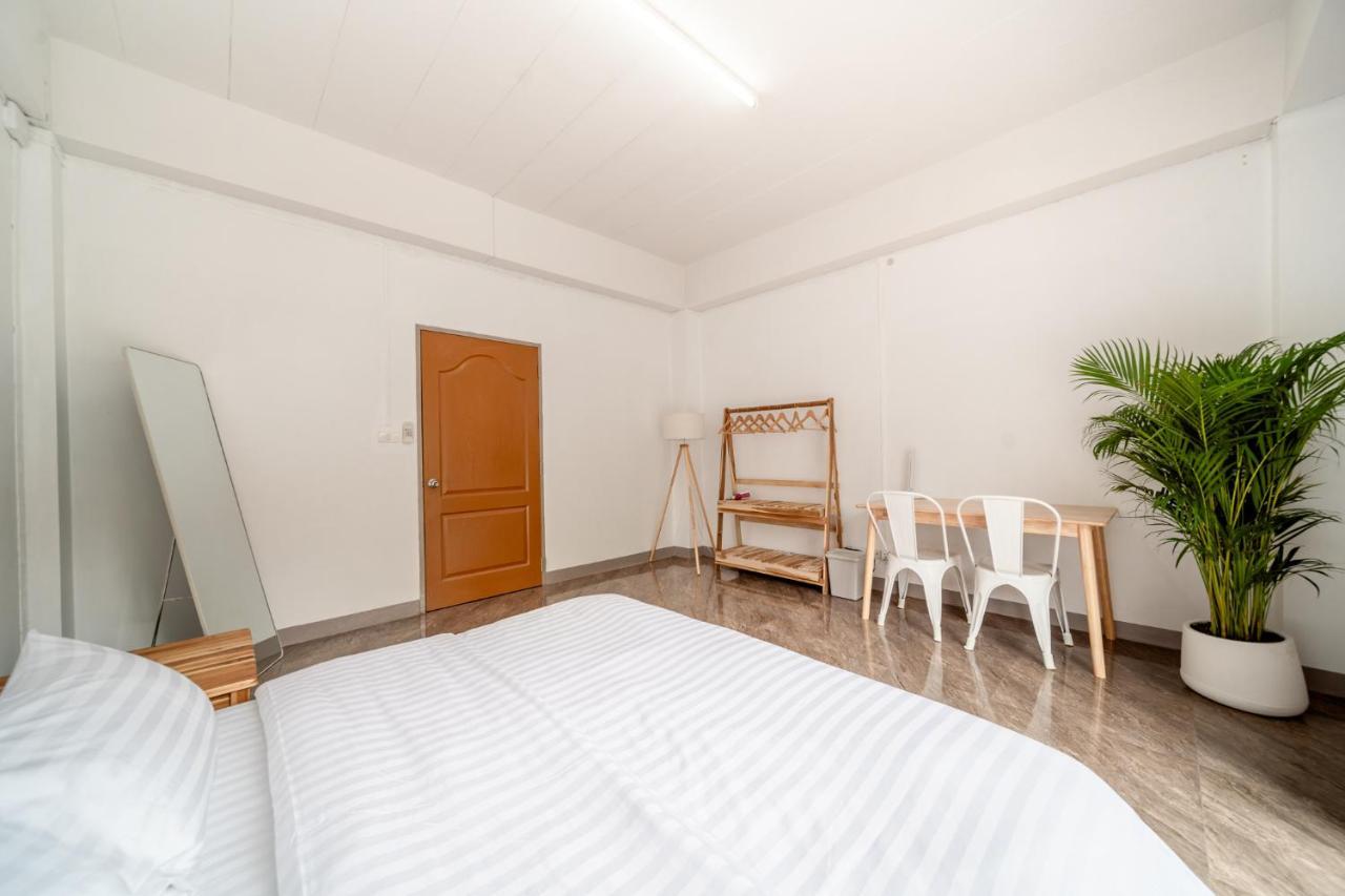 Socialer Coliving & Coworking Space Čiang Mai Exteriér fotografie